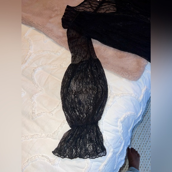 Free People Far Away Black Lace Top Size Small - Picture 3 of 4